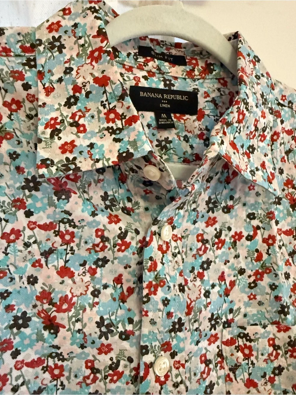Banana Republic Short-Sleeve Line Floral Button-Up in Red, Blue, White - Size M